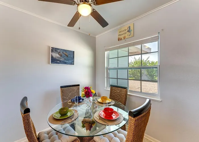 Pet-Friendly Venice Vacation Rental, 3 Mi To Beach